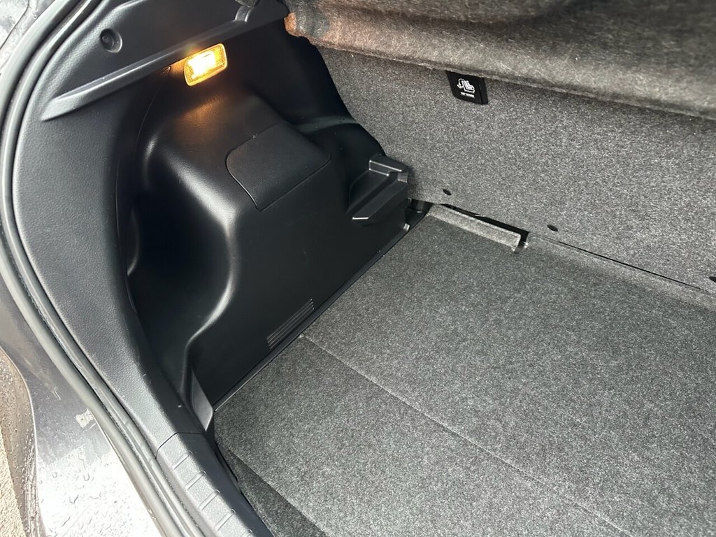 Used Toyota Yaris 2019 for sale - 77436519: Photo 40