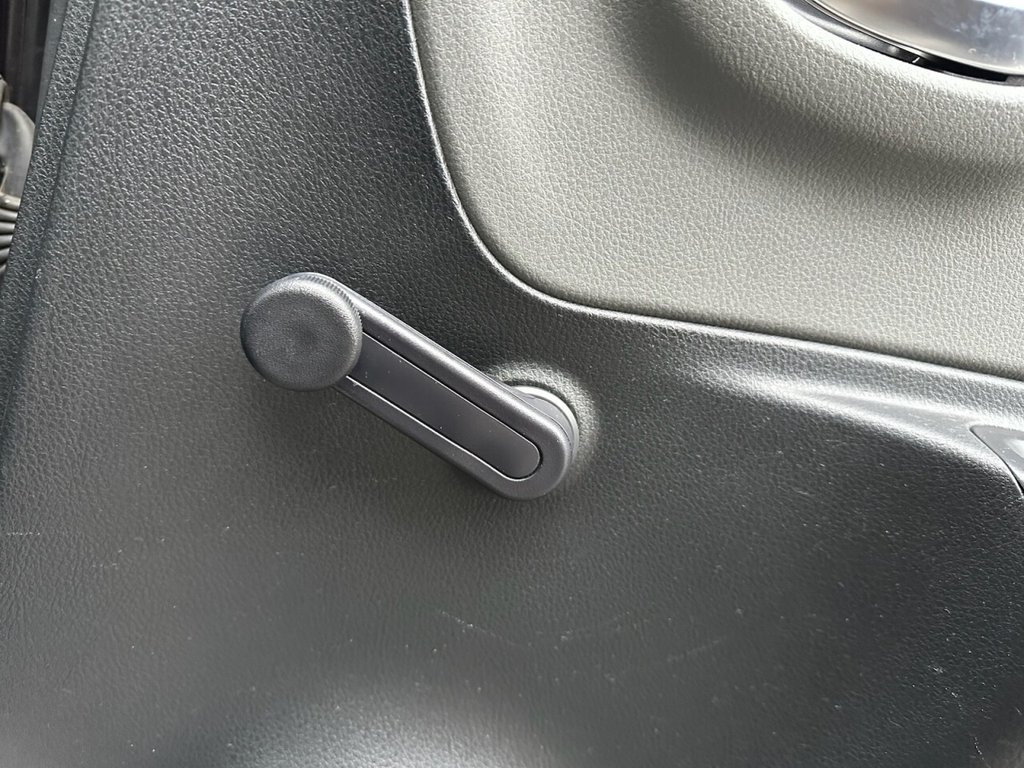 Used Toyota Yaris 2019 for sale - 77436519: Photo 44