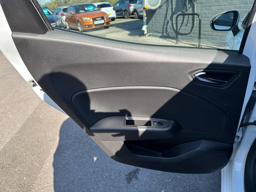 Used Renault Clio 2021 for sale - 78181168: Photo 32