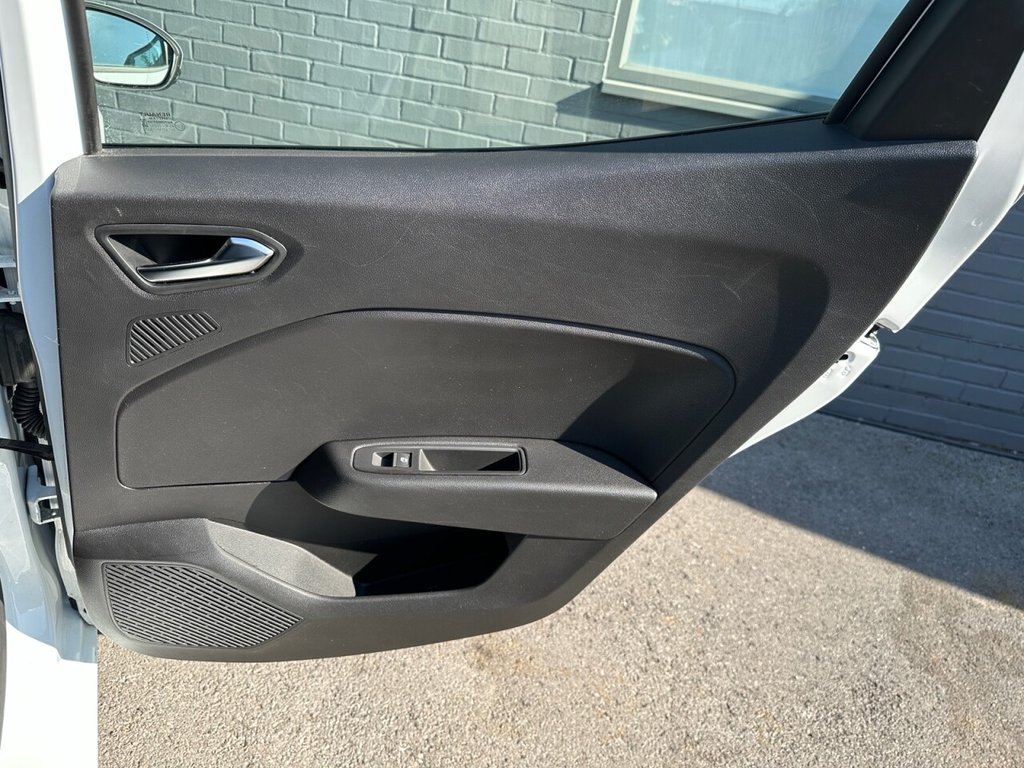 Used Renault Clio 2021 for sale - 78181168: Photo 41