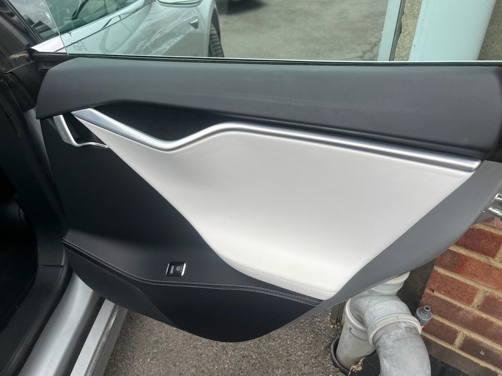 Used Tesla Model S 2017 for sale - 76791987: Photo 11