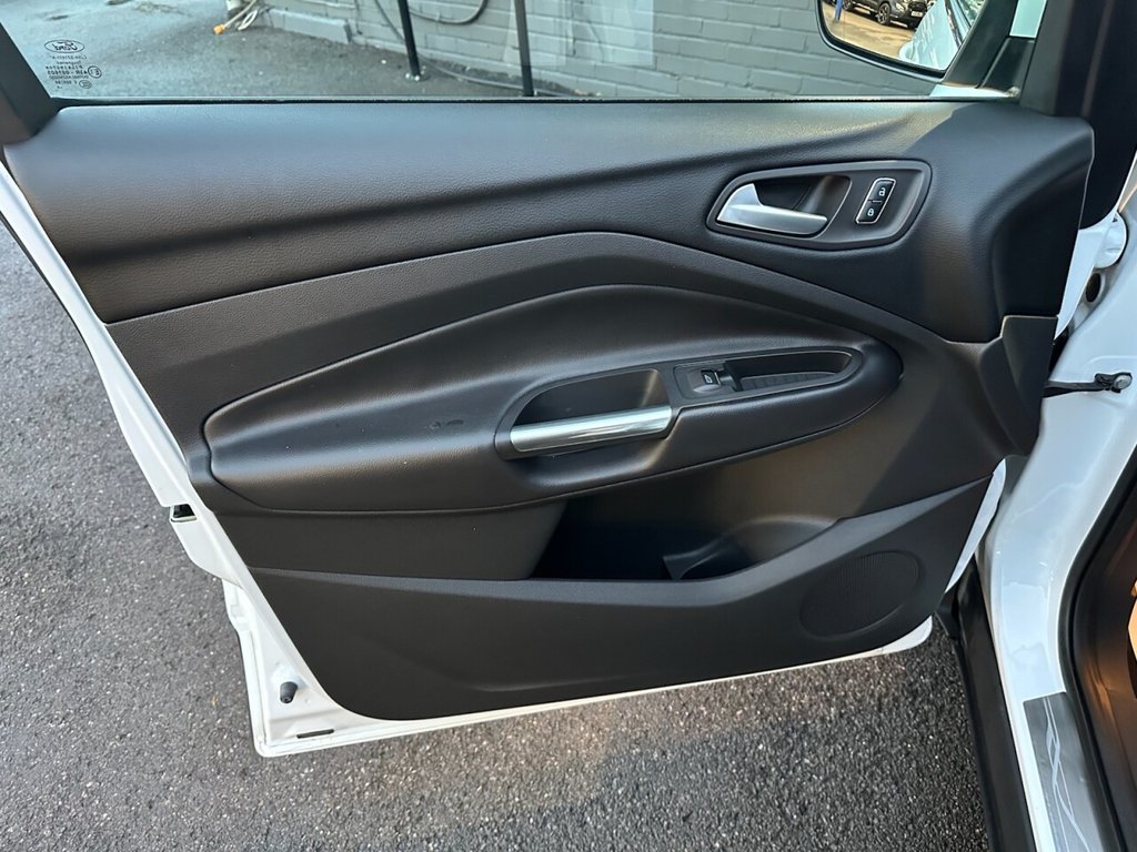 Used Ford Kuga 2014 for sale - 76792232: Photo 28