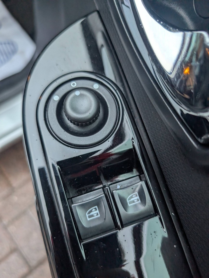 Used Renault Clio 2014 for sale - 77639226: Photo 13