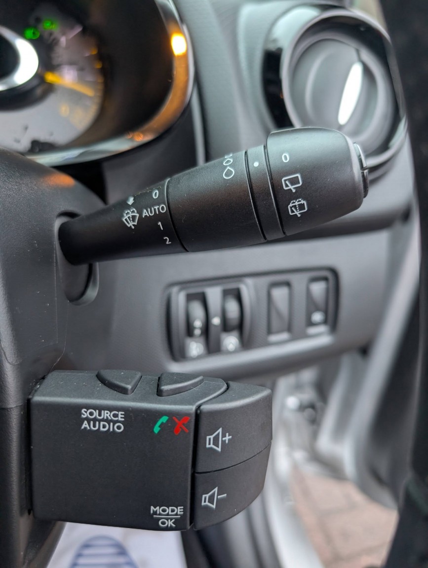 Used Renault Clio 2014 for sale - 77639226: Photo 24