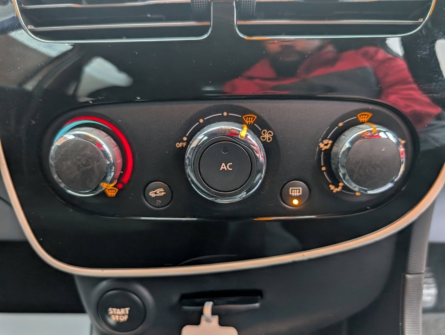 Used Renault Clio 2014 for sale - 77639226: Photo 28