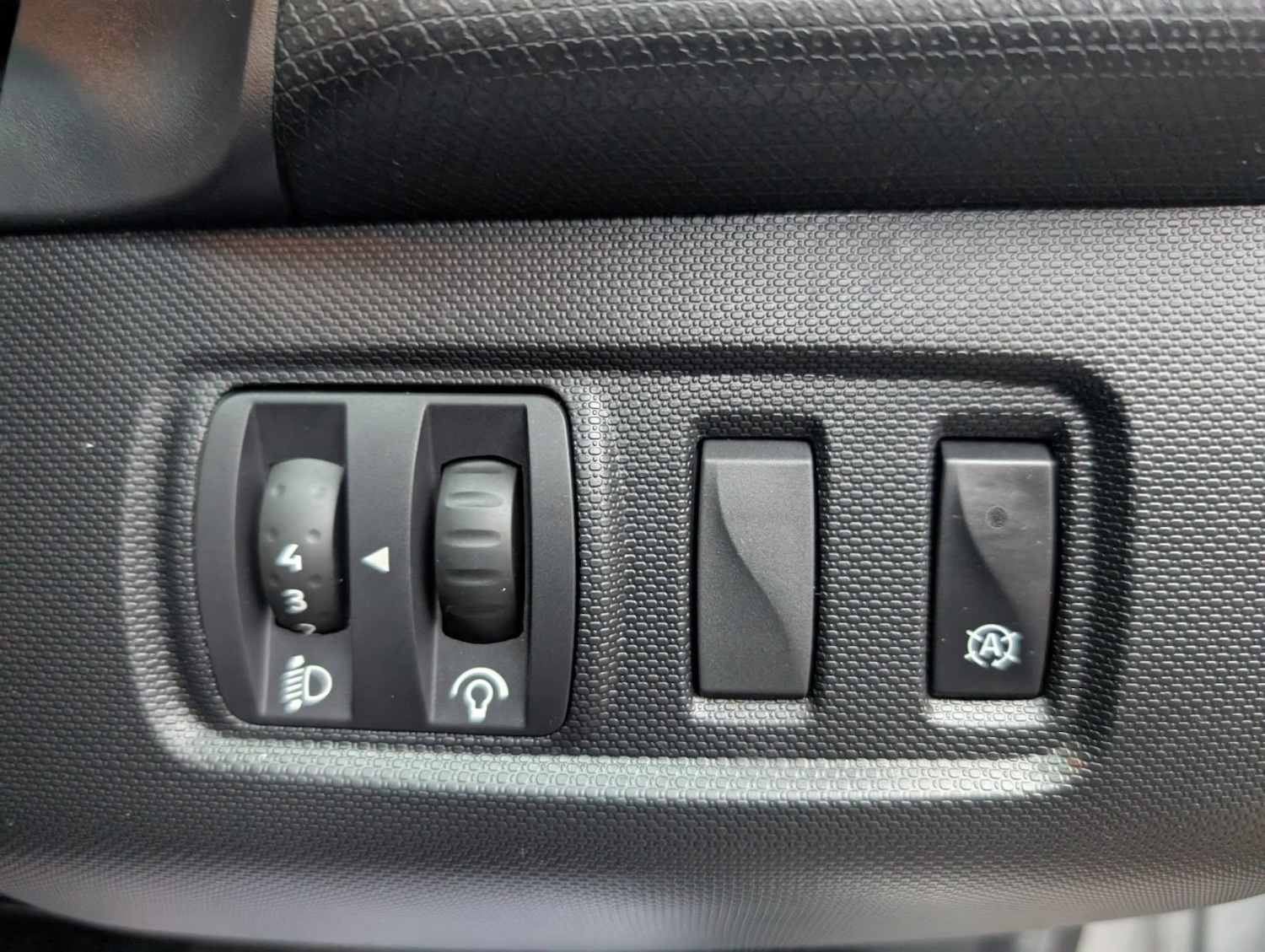 Used Renault Clio 2014 for sale - 77639226: Photo 33