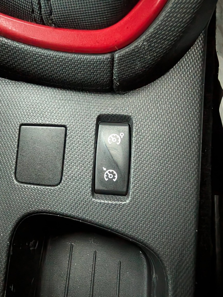 Used Renault Clio 2013 for sale - 77173049: Photo 29