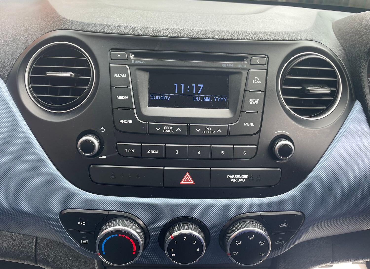 Used Hyundai i10 2014 for sale - 76769114: Photo 16