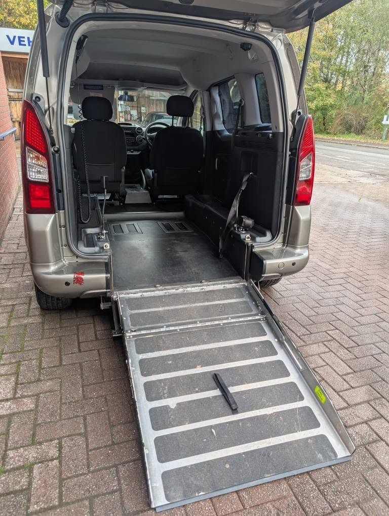 Used Peugeot Partner Tepee 2014 for sale - 76397028: Photo 20