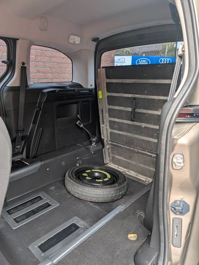 Used Peugeot Partner Tepee 2014 for sale - 76397028: Photo 22