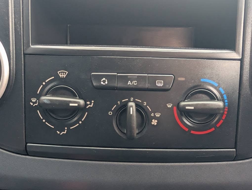 Used Peugeot Partner Tepee 2014 for sale - 76397028: Photo 33