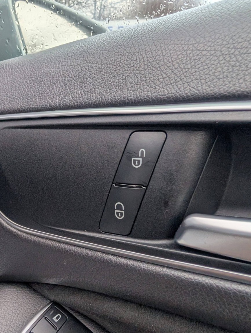 Used Mercedes-Benz A-Class 2015 for sale - 77303738: Photo 26