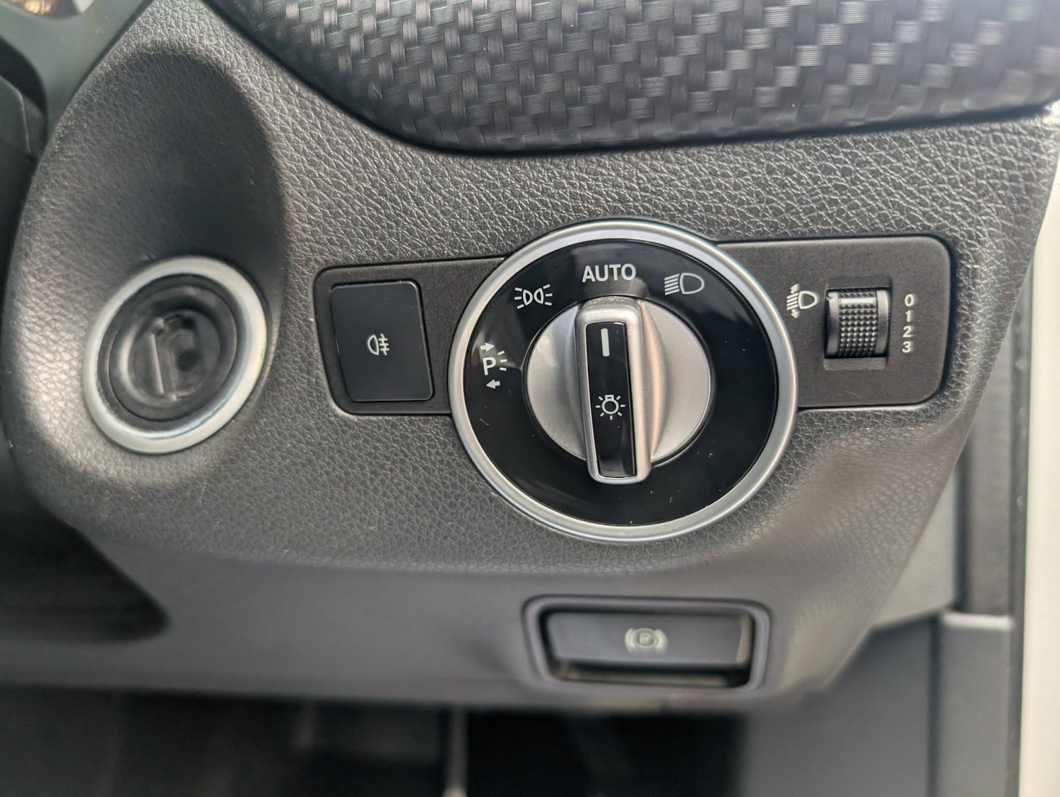 Used Mercedes-Benz A-Class 2015 for sale - 77303738: Photo 27