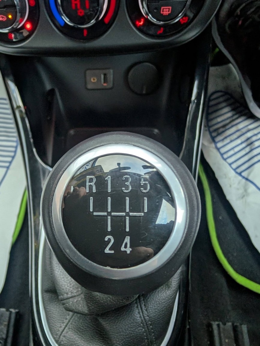 Used Vauxhall ADAM 2013 for sale - 77179708: Photo 31