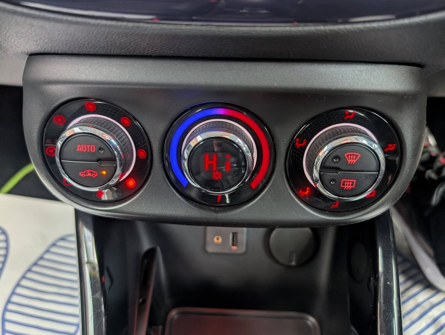 Used Vauxhall ADAM 2013 for sale - 77179708: Photo 34