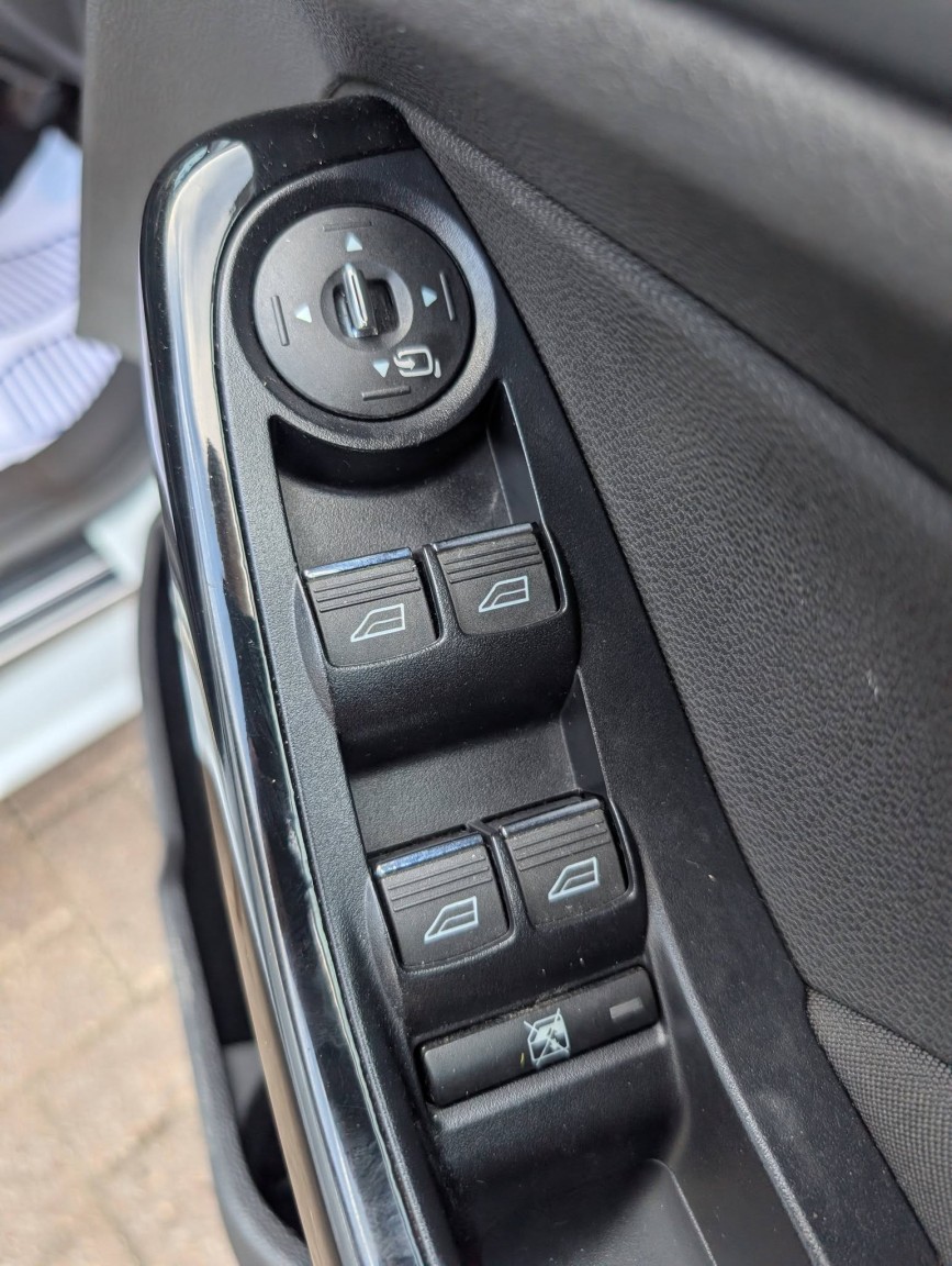 Used Ford Fiesta 2014 for sale - 78176065: Photo 15