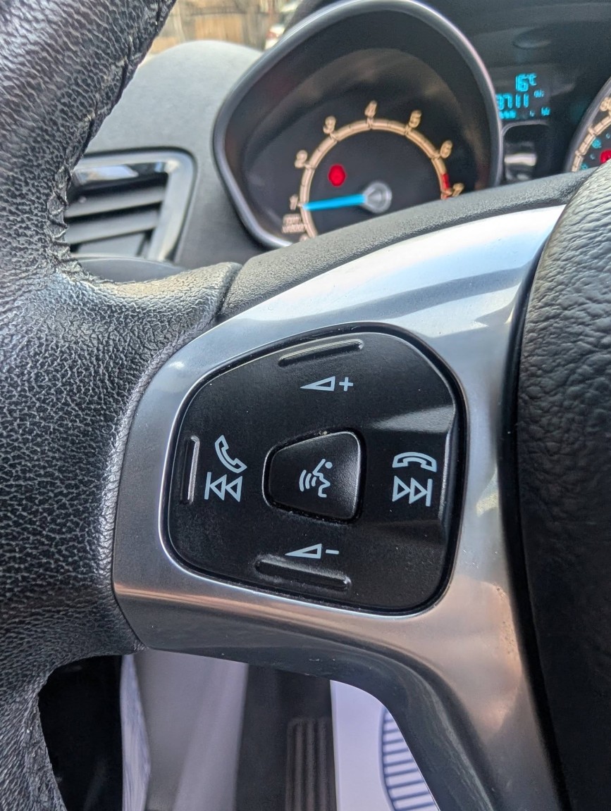 Used Ford Fiesta 2014 for sale - 78176065: Photo 24