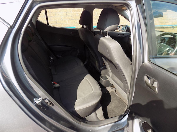 Used Hyundai i10 2017 for sale - 74543460: Photo 10