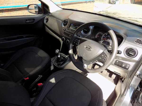 Used Hyundai i10 2017 for sale - 74543460: Photo 11