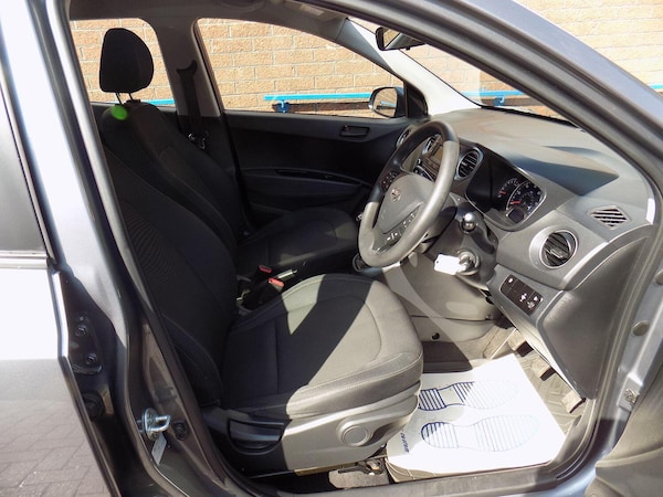 Used Hyundai i10 2017 for sale - 74543460: Photo 12