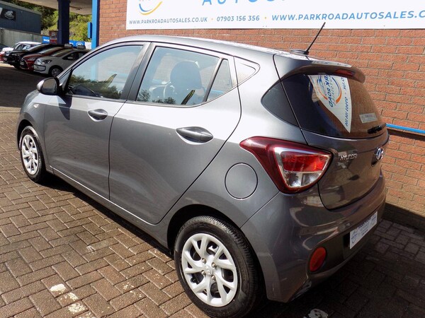 Used Hyundai i10 2017 for sale - 74543460: Photo 2