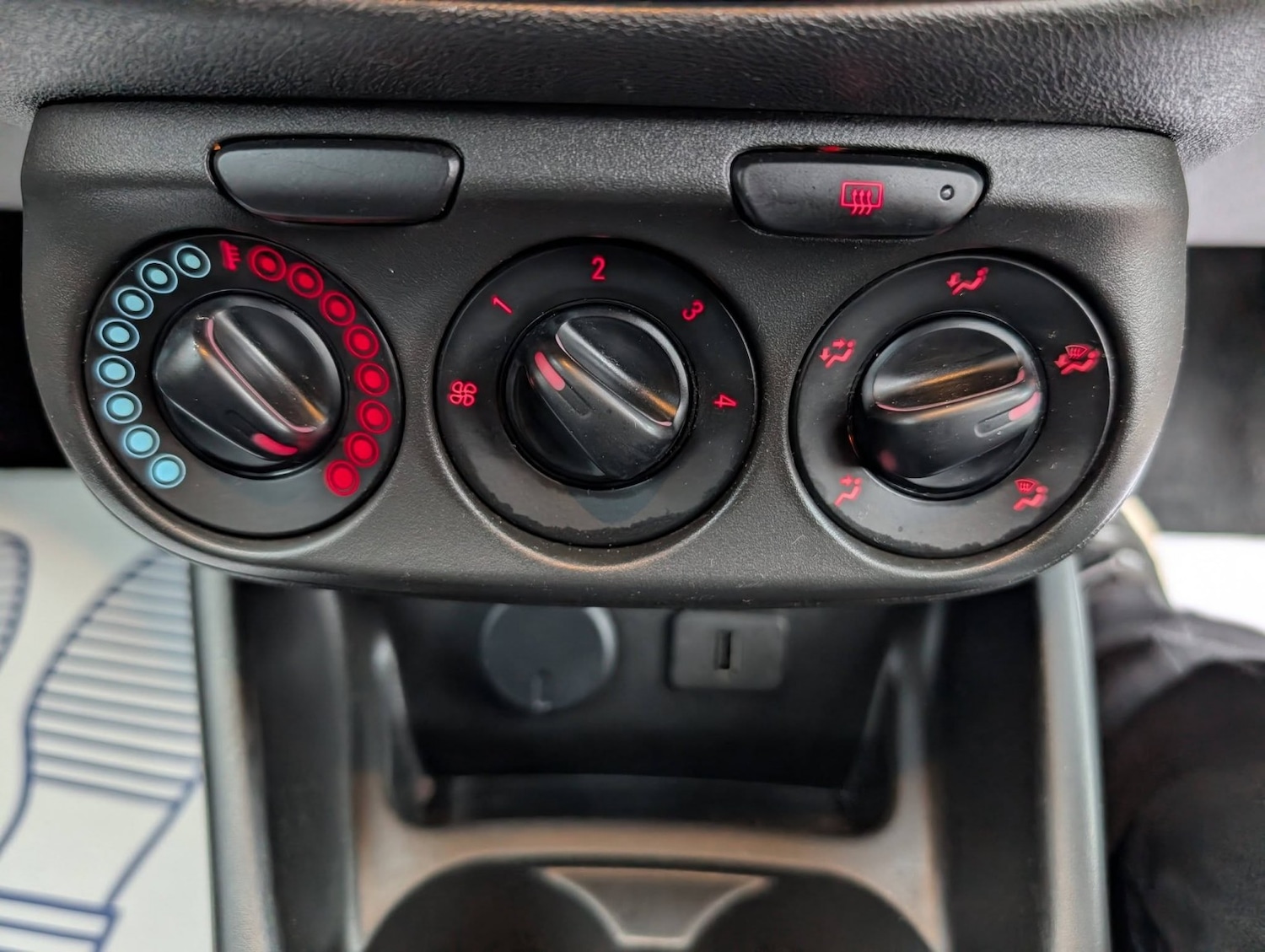 Used Vauxhall Corsa 2016 for sale - 76935262: Photo 24