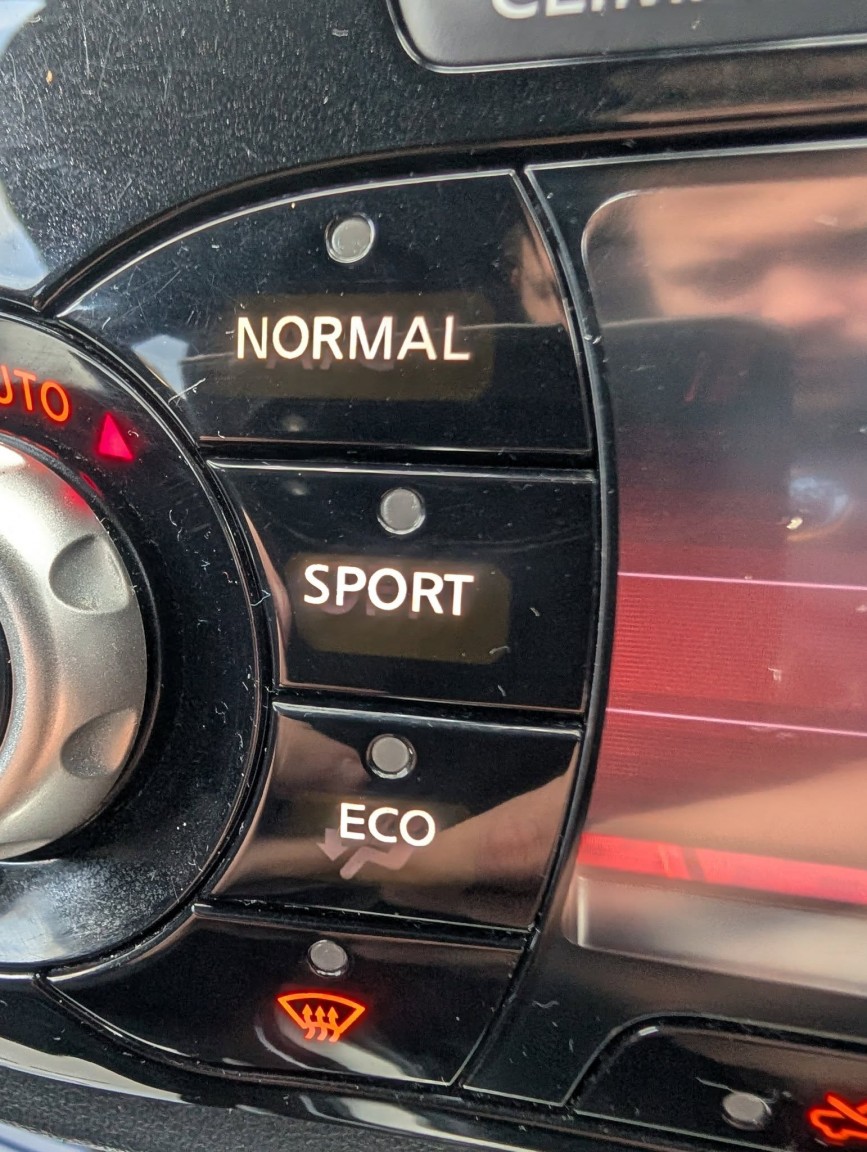 Used Nissan Juke 2016 for sale - 76618661: Photo 30