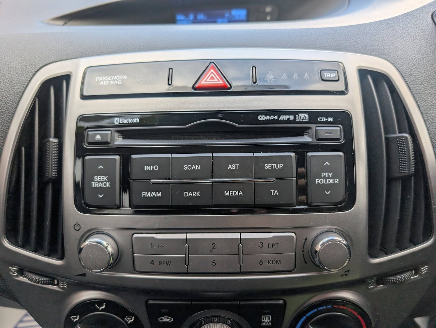 Used Hyundai i20 2012 for sale - 77303660: Photo 21