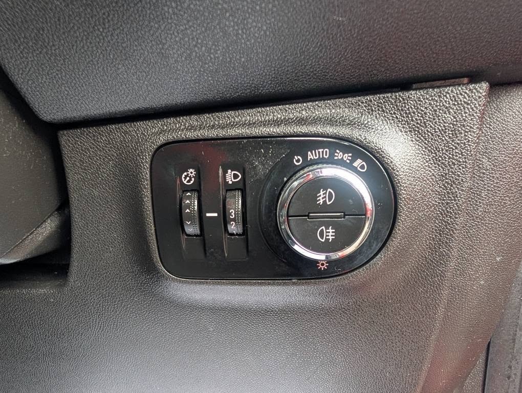 Used Vauxhall Corsa 2016 for sale - 77464528: Photo 24