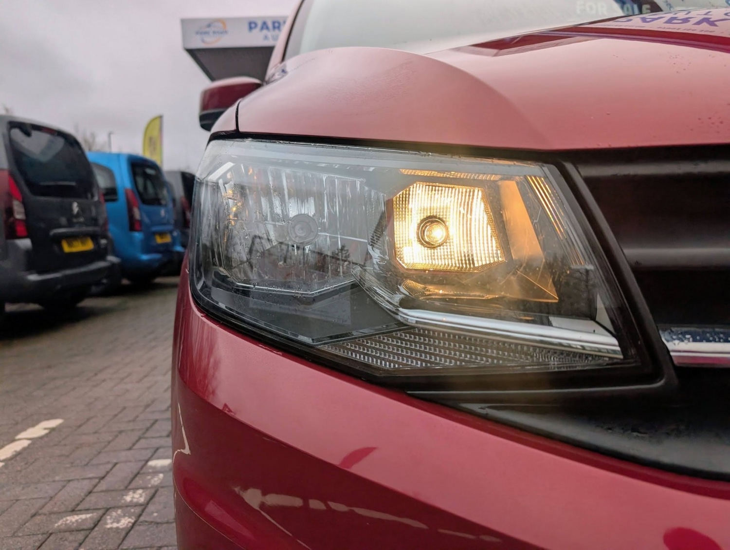 Used Volkswagen Caddy Maxi Life 2018 for sale - 77535972: Photo 10