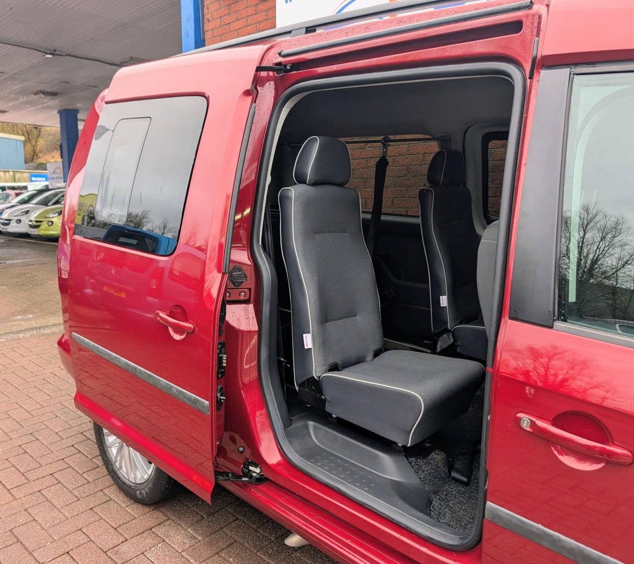 Used Volkswagen Caddy Maxi Life 2018 for sale - 77535972: Photo 9