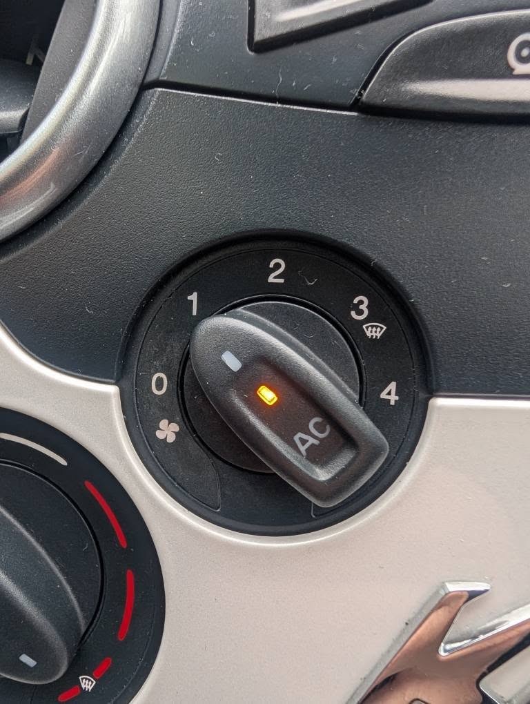 Used Ford Ka 2015 for sale - 75105599: Photo 24