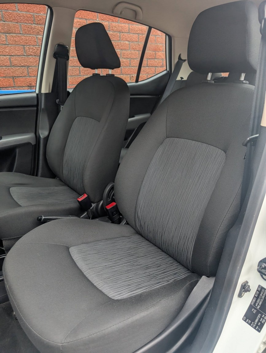 Used Hyundai i10 2012 for sale - 76547828: Photo 12