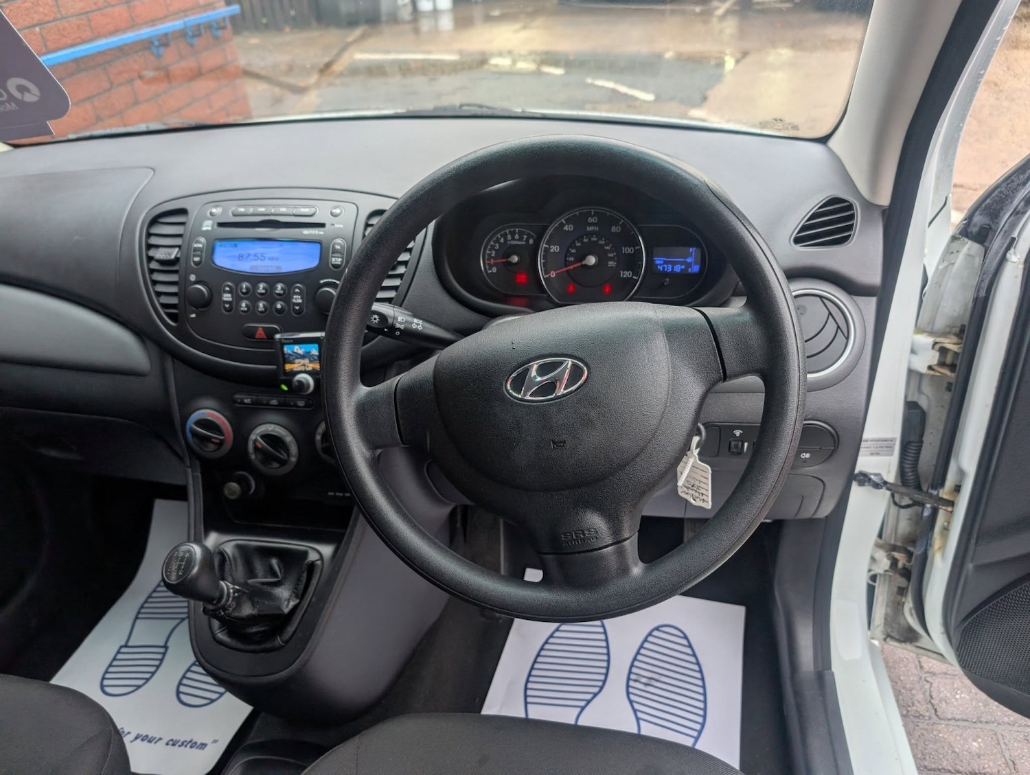 Used Hyundai i10 2012 for sale - 76547828: Photo 15