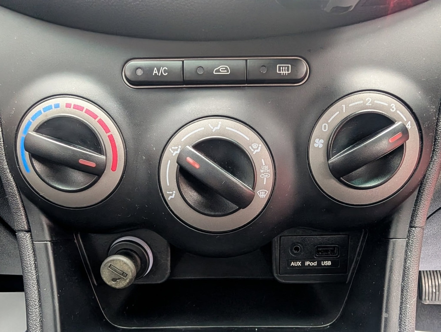 Used Hyundai i10 2012 for sale - 76547828: Photo 20