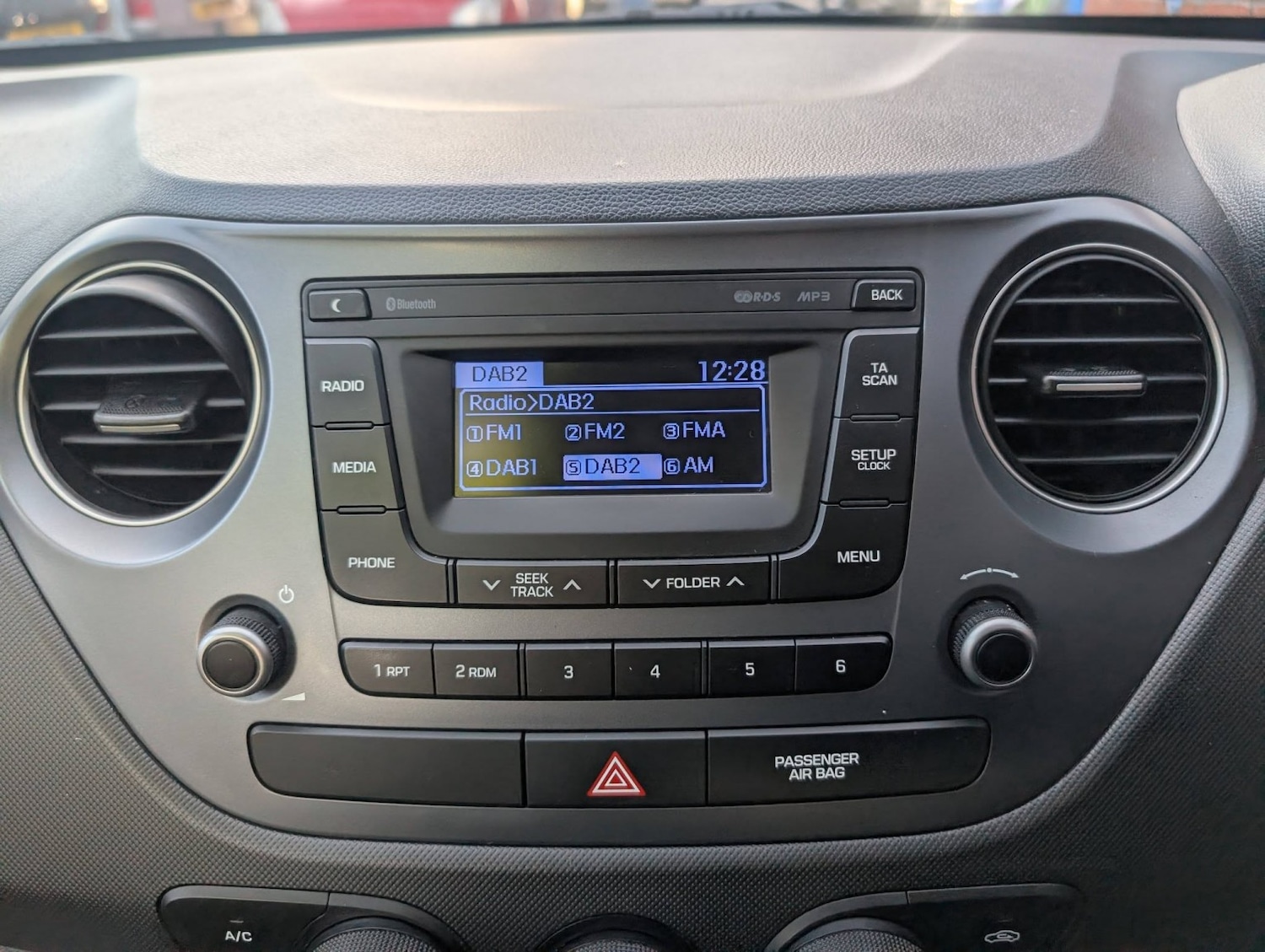 Used Hyundai i10 2017 for sale - 76963371: Photo 24