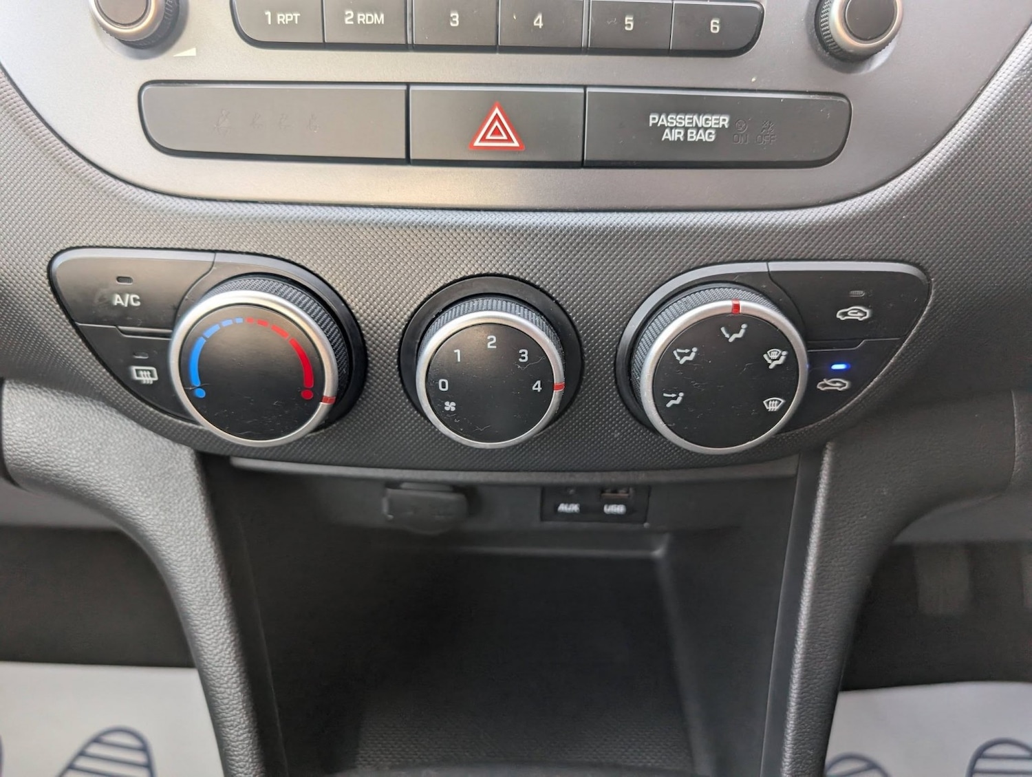 Used Hyundai i10 2017 for sale - 76963371: Photo 27