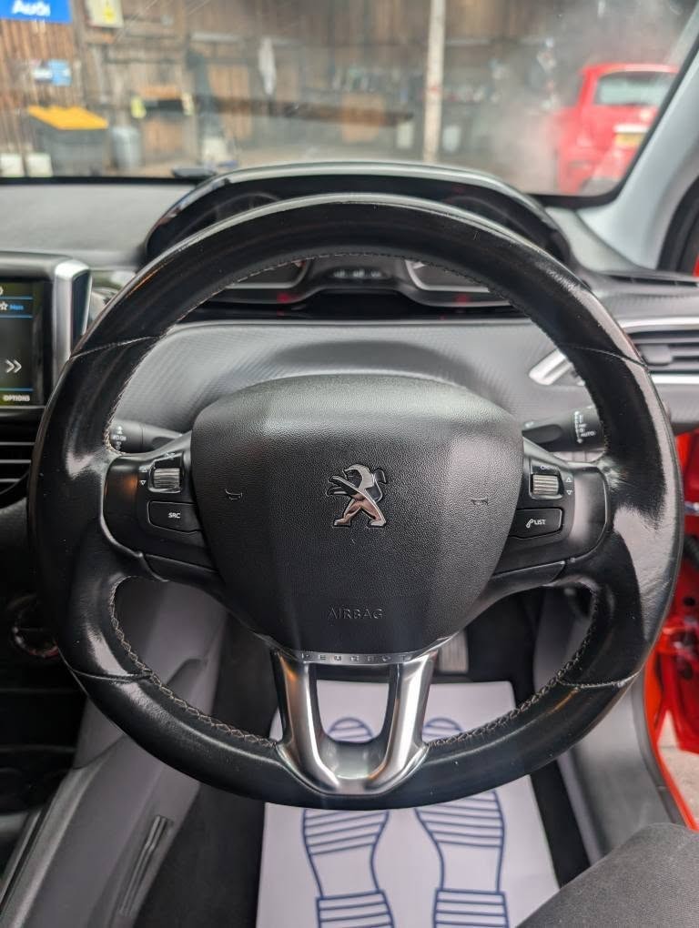 Used Peugeot 208 2018 for sale - 76149242: Photo 22