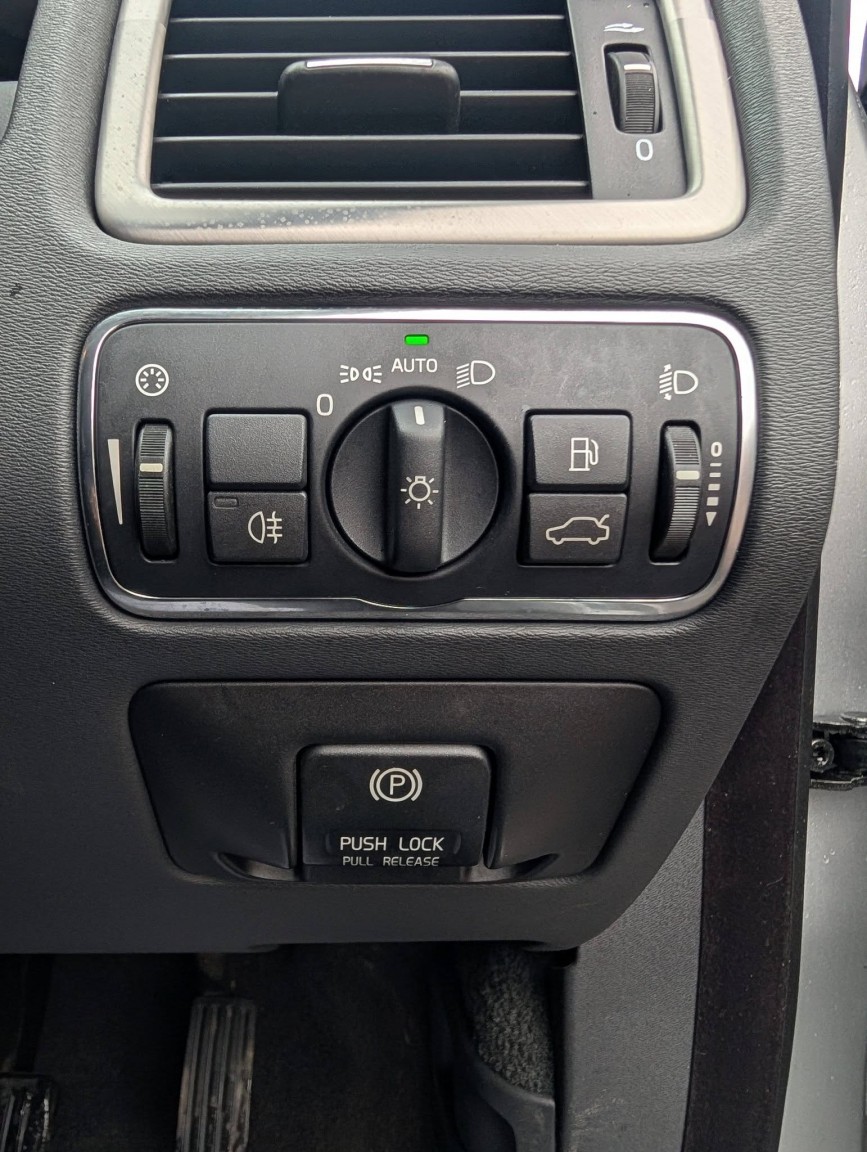 Used Volvo V70 2013 for sale - 77303628: Photo 24