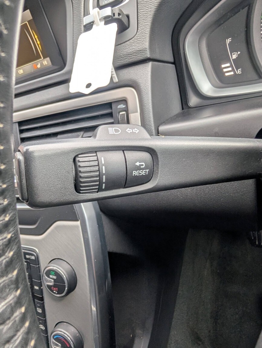 Used Volvo V70 2013 for sale - 77303628: Photo 36