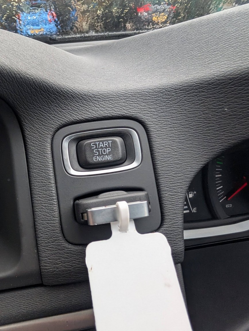 Used Volvo V70 2013 for sale - 77303628: Photo 38