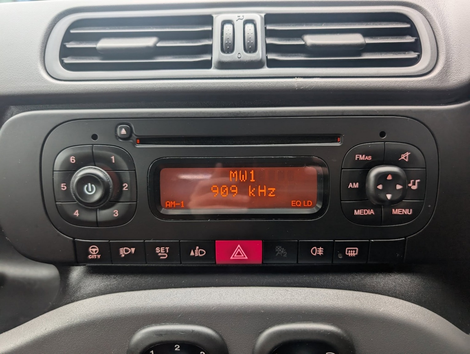 Used Fiat Panda 2015 for sale - 76547833: Photo 25