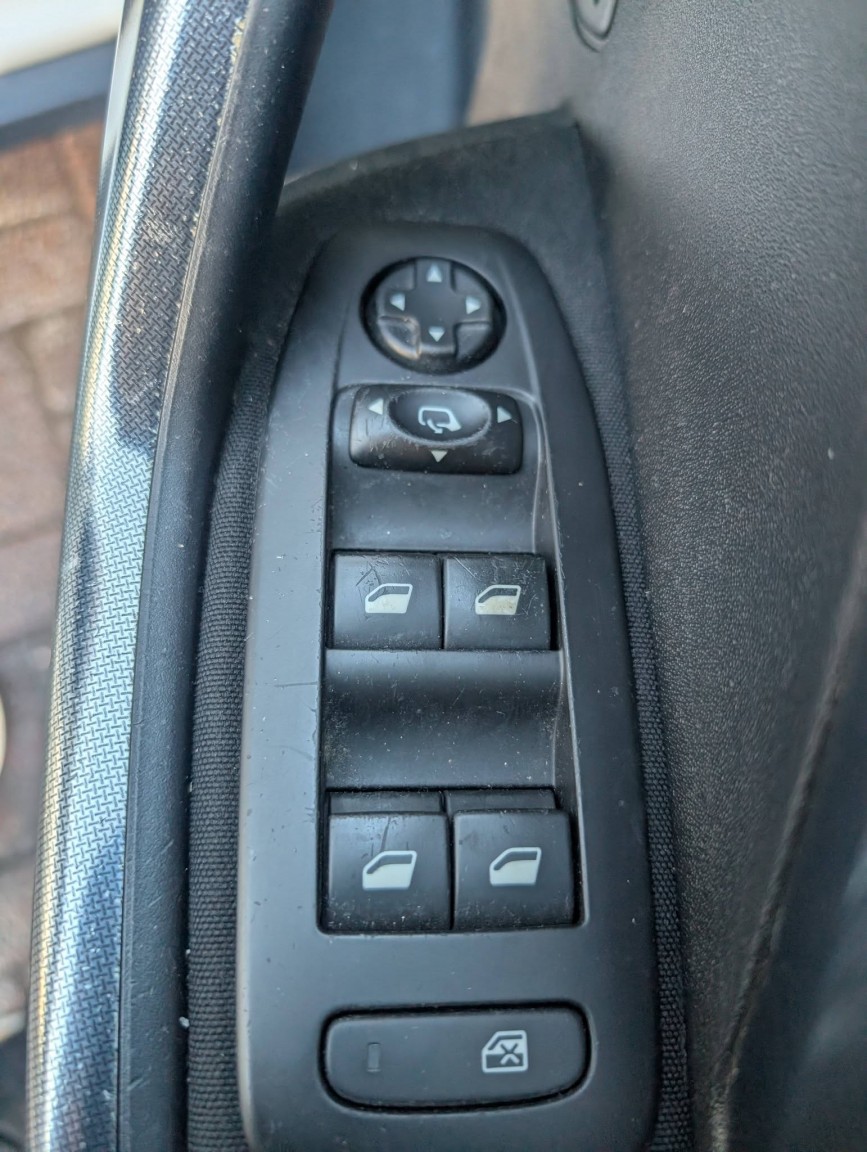 Used Peugeot 2008 2014 for sale - 77008068: Photo 23