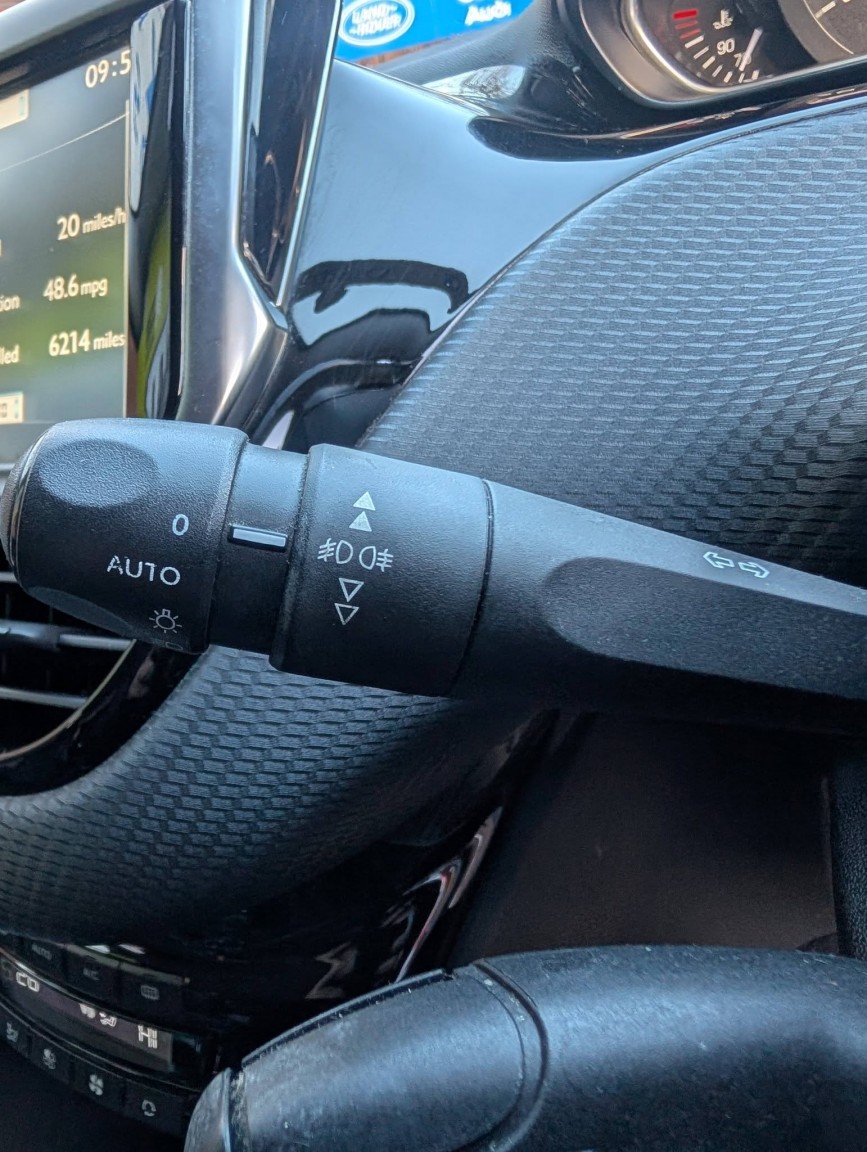 Used Peugeot 2008 2014 for sale - 77008068: Photo 27