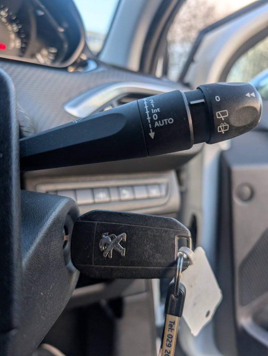 Used Peugeot 2008 2014 for sale - 77008068: Photo 29