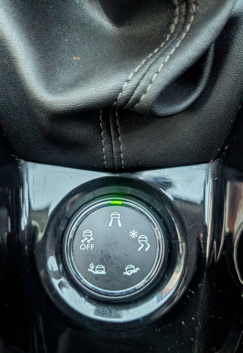 Used Peugeot 2008 2014 for sale - 77008068: Photo 33