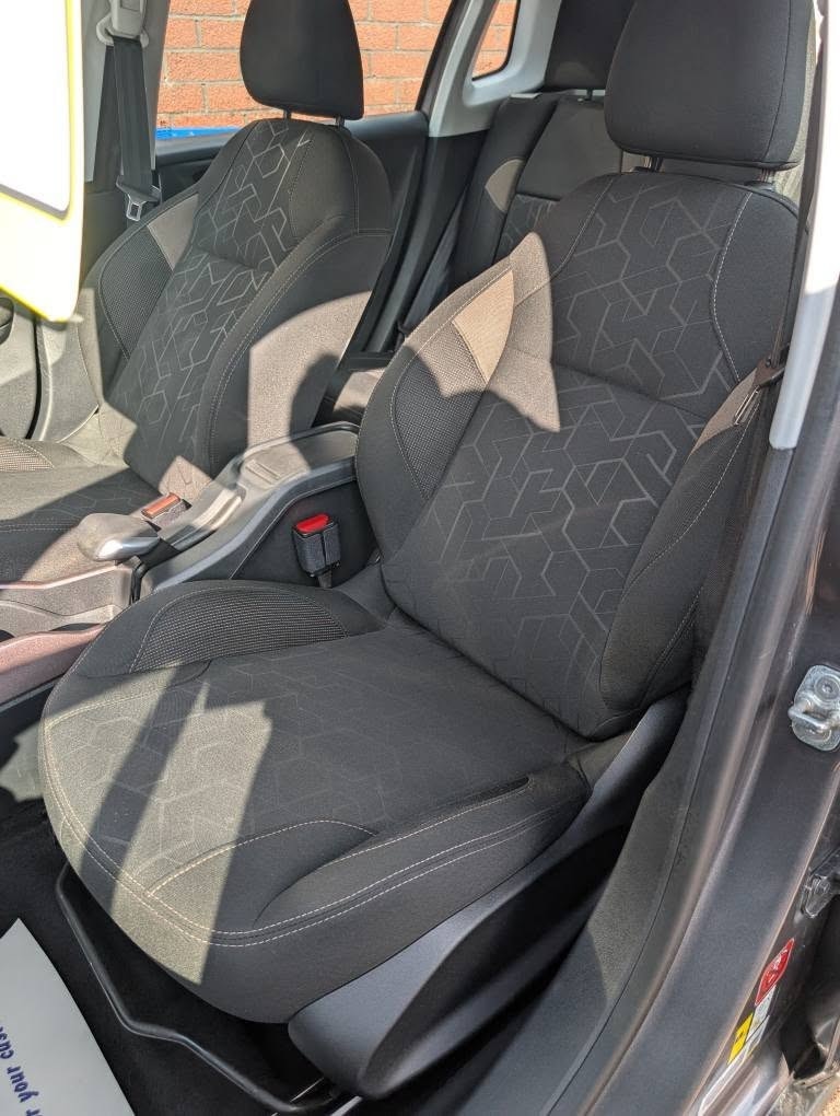 Used Peugeot 2008 2015 for sale - 76769377: Photo 15