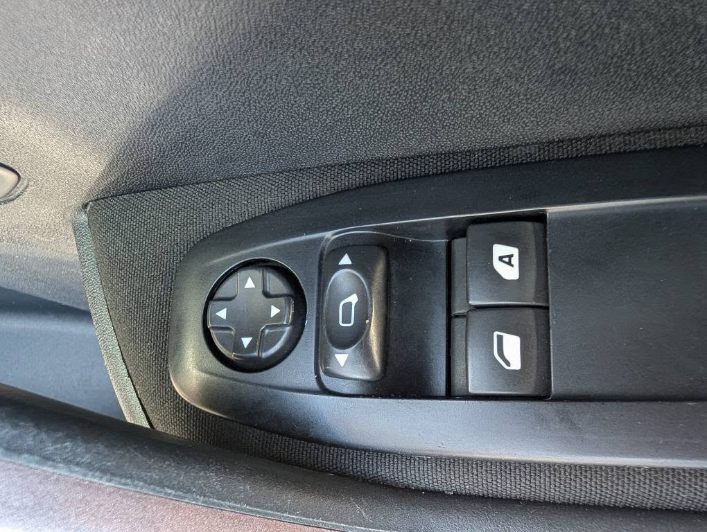 Used Peugeot 2008 2015 for sale - 76769377: Photo 22