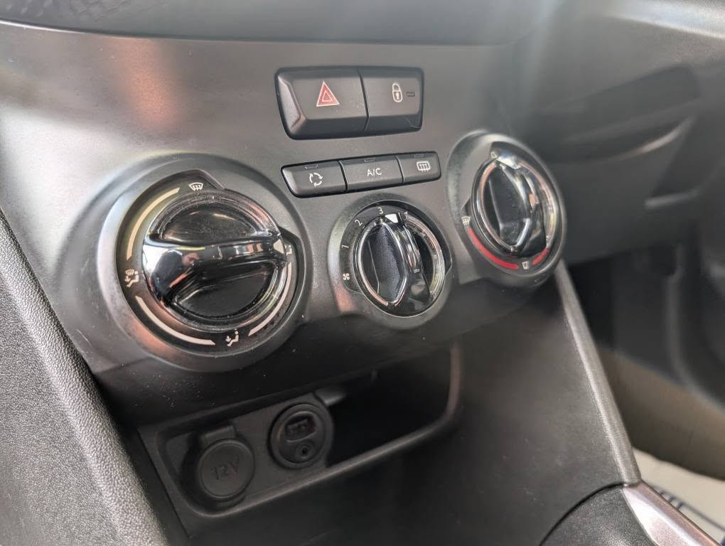 Used Peugeot 2008 2015 for sale - 76769377: Photo 27