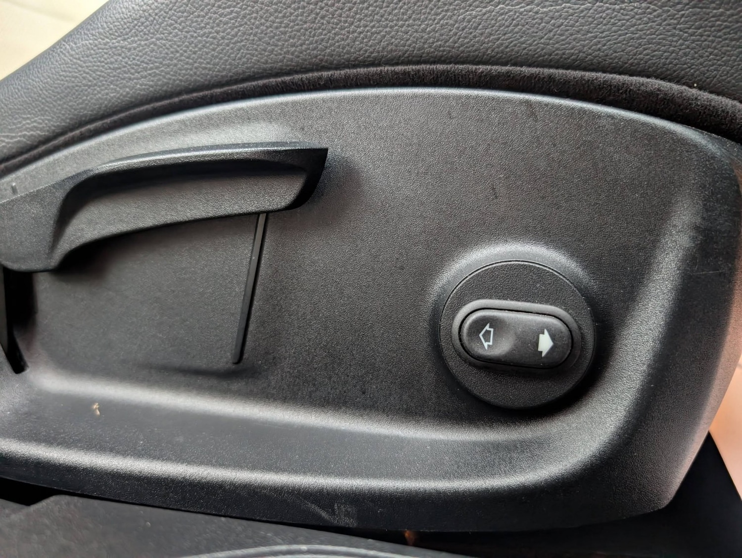 Used Jaguar XE 2016 for sale - 77083310: Photo 33